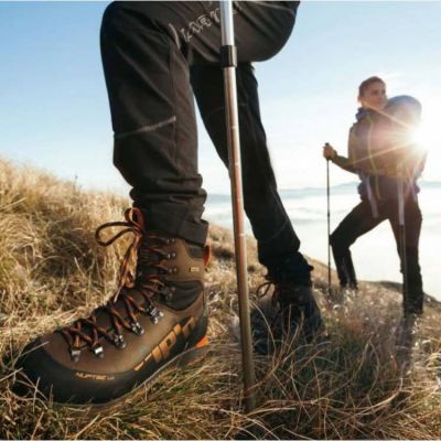 How to choose the best hiking boots for Mount kilimanjaro climbs