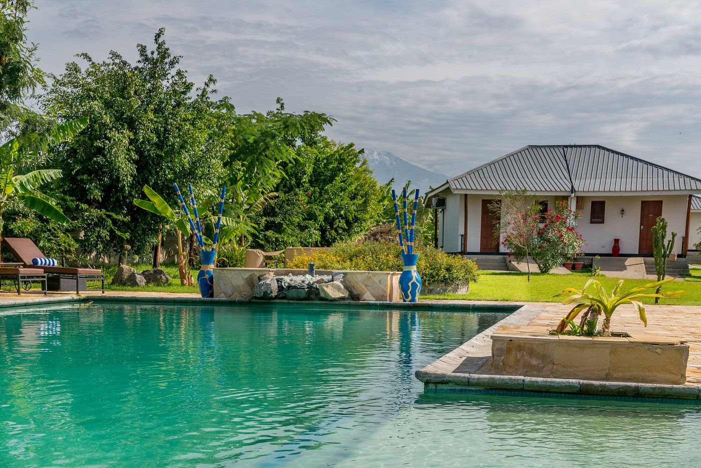 Moyoni Airport Lodge Moyoni Airport Lodge