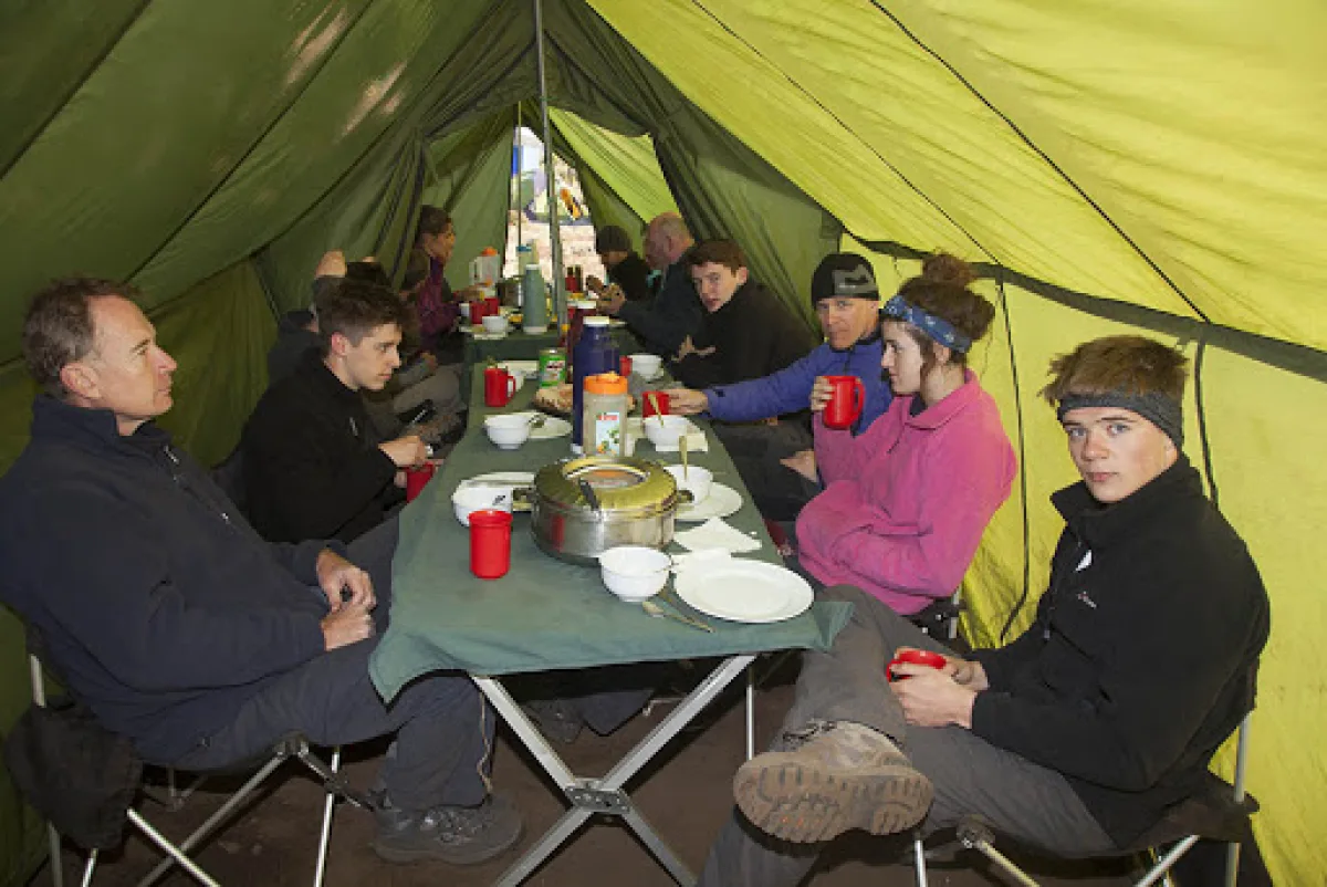 www dwt zelte Camping Zelt Villa II, Familienzelt in 2 Größen für 4 oder 6 Personen, geräumiges Steilwandzelt inkl. wasserdichter Bodenwanne, Größe:Gr. 4 Sport & Freizeit Laden Sie kostenfreie BIM-Inhalte Größe:Klein (8) Chevrolet-Silverado-2018