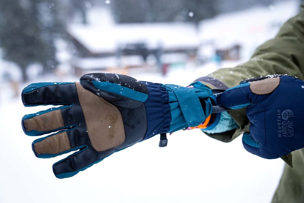 Warm gloves